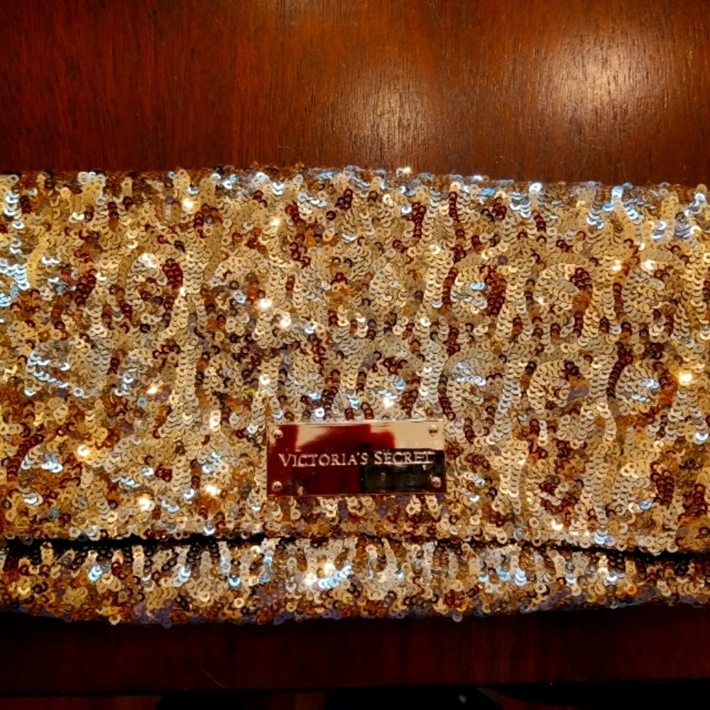 Beautiful gold sequin clutch